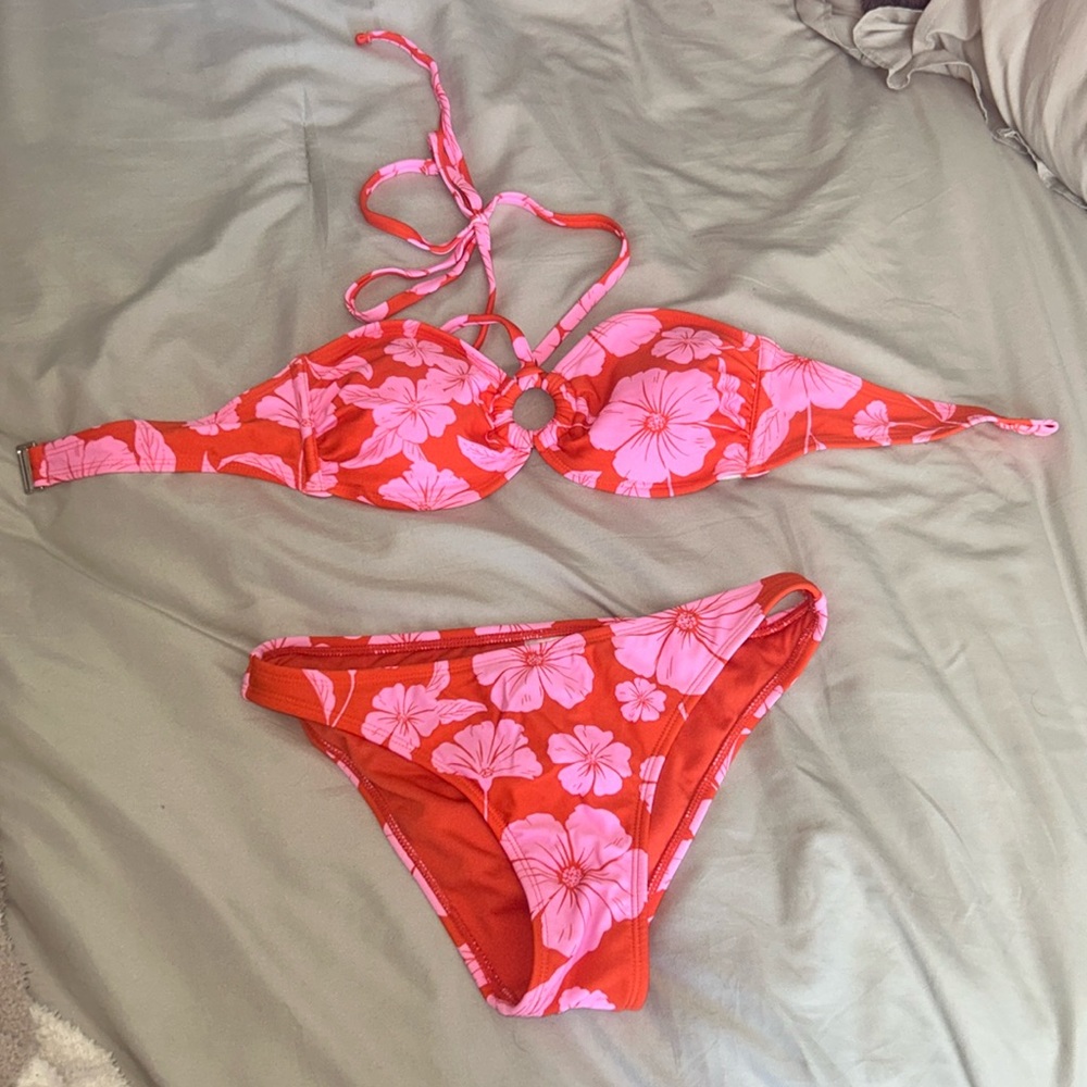 Never worn, wild fable bikini, size XS in both bottom and top.